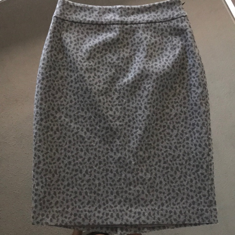 Tahari Skirt Womens Size 4 gray and black